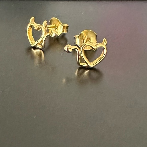24k Gold Vermeil Devil Heart Tiny Stud Earrings - Picture 8 of 8